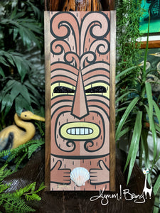 Tonga with Shell - Brown Gravel Art Panel