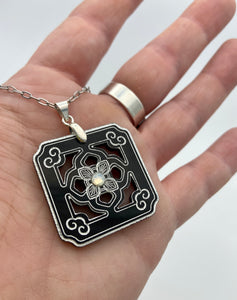 Small Chinese Tile necklace - Black